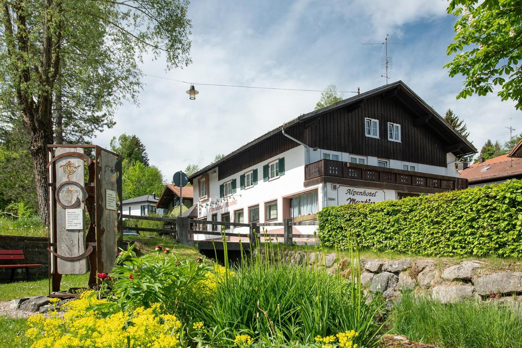 Alpen Hotel Martin Неселванг Екстериор снимка